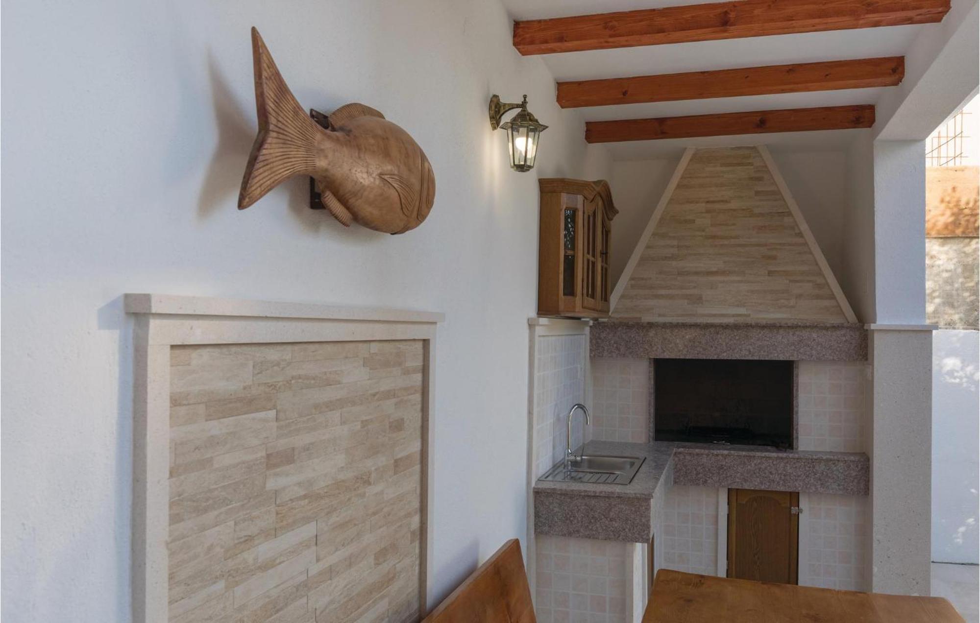 1 Bedroom Amazing Apartment In Komarna Клек Екстер'єр фото